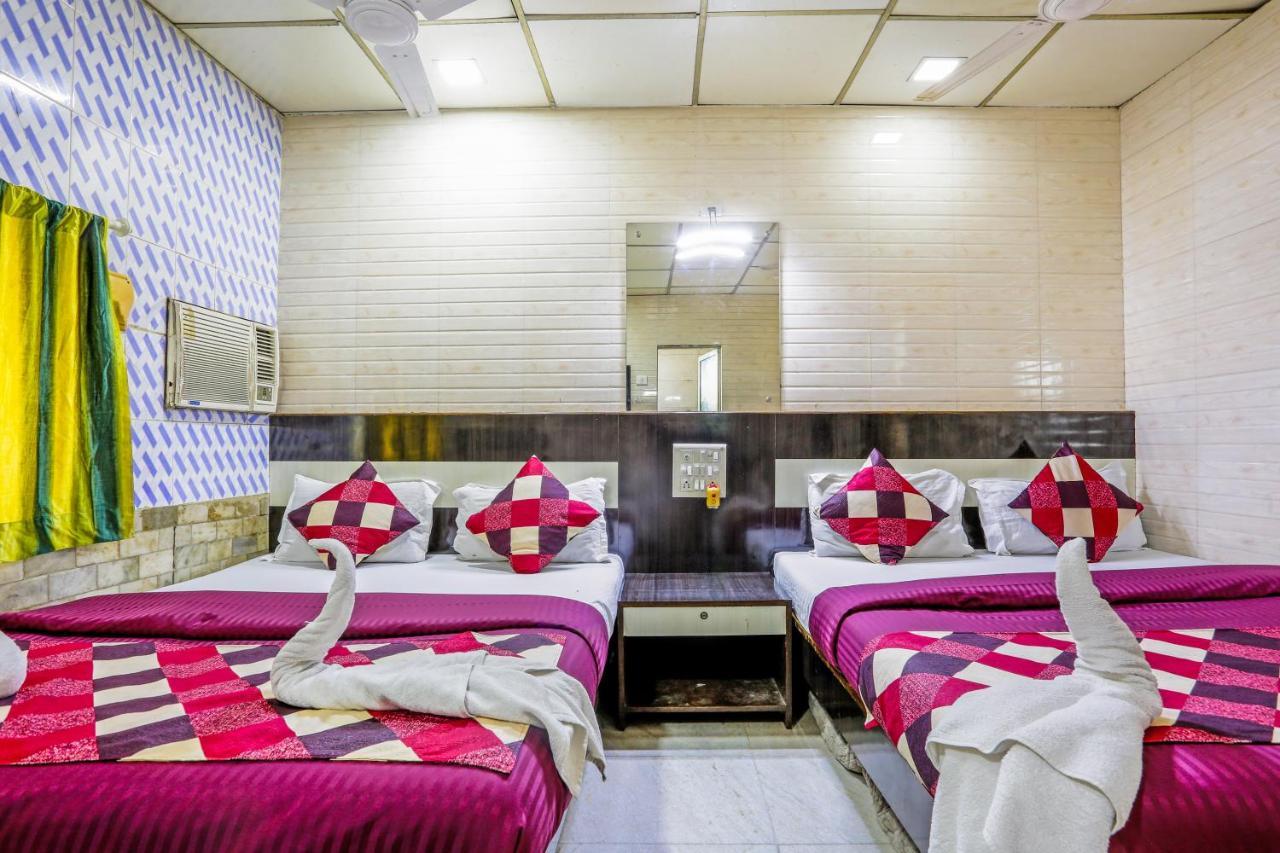 Terminus Hotel Bandra Мумбай Екстериор снимка