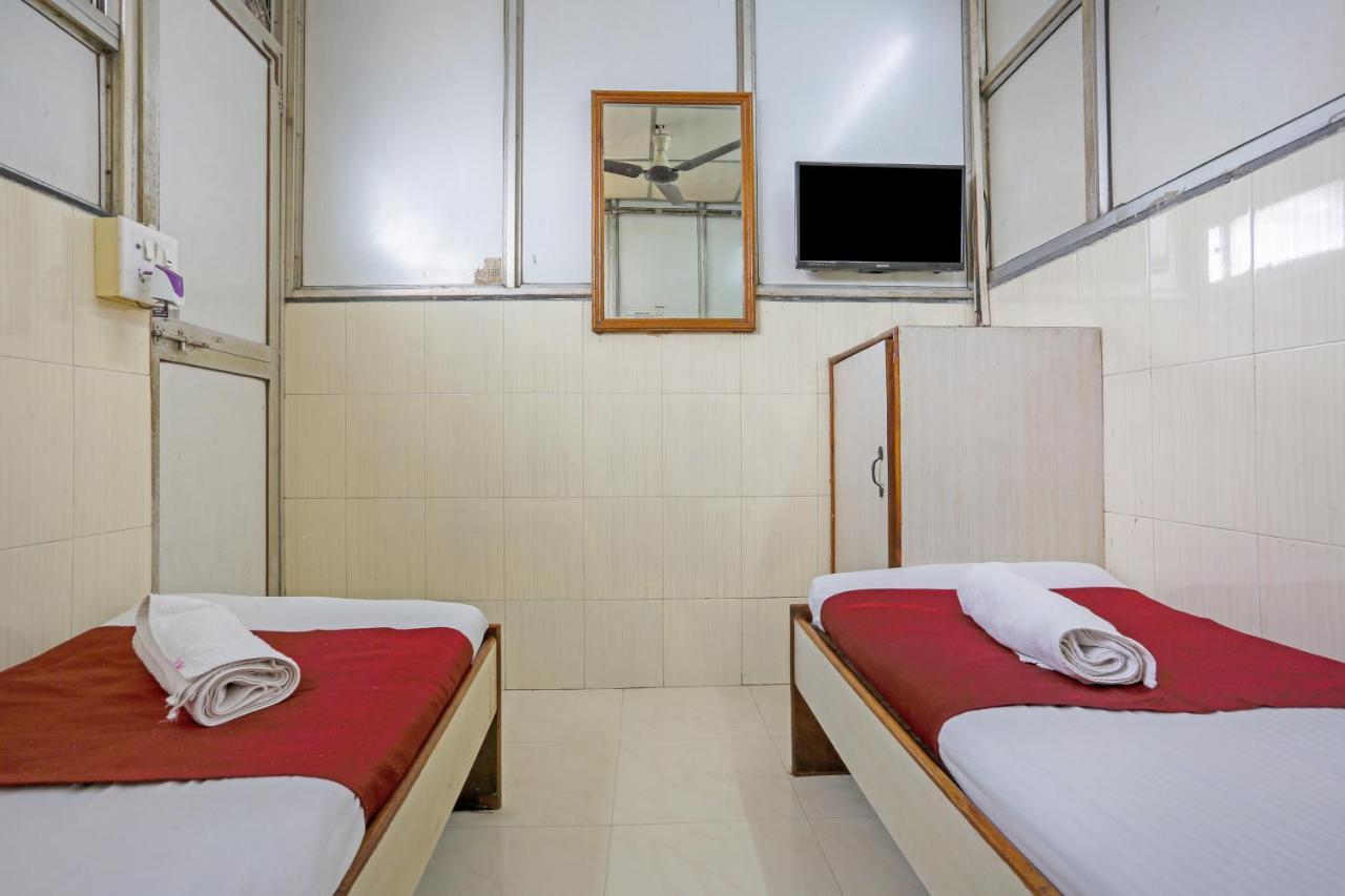 Terminus Hotel Bandra Мумбай Екстериор снимка